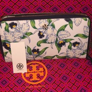 Tory Burch Kerrington zip continental wallet